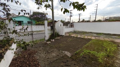 Casa á venda - Rua Iara n°246 - Emboguaçu-4