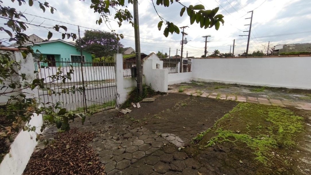 Casa á venda - Rua Iara n°246 - Emboguaçu-4