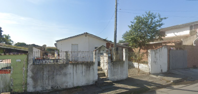 Casa á venda - Rua Iara n°246 - Emboguaçu