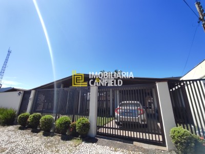 Lindíssima Casa na Costeira - Rua Visconde de Nácar