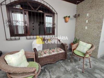 Lindíssima Casa na Costeira - Rua Visconde de Nácar-35