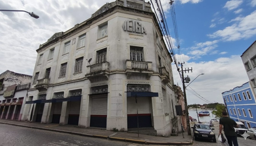 Prédio Comercial na xv de Novembro esquina com Alberto de Abreu.-1