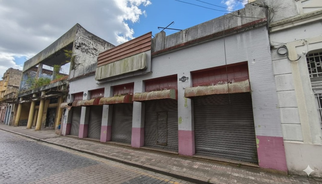 Prédio Comercial, com frente para as ruas Xv de Novembro e General Carneiro-1