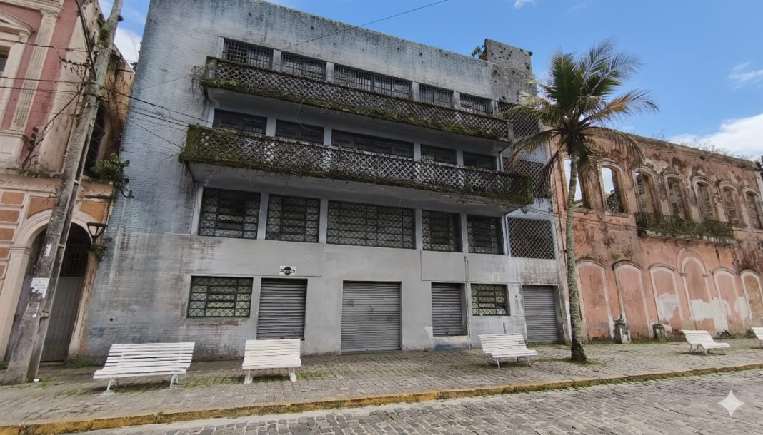 Prédio Comercial, com frente para as ruas Xv de Novembro e General Carneiro-2