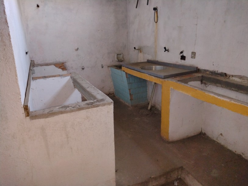Sala comercial e sobrado - Rua Jose Gomes-10